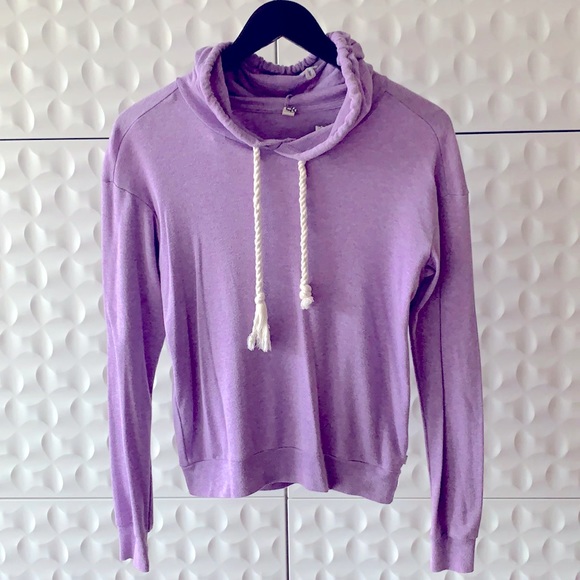Aritzia TNA hoodie - Picture 1 of 4